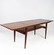 Coffee table in teak with shelf, of danish design from the 1960s. 
5000m2 showroom.