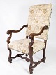 Armchair of dark oak and upholstered with light fabric, in great antique 
condition from 1910. 
5000m2 showroom.