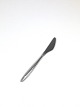 Dinner knife in Mimosa, of 925 sterling cohr silver.
5000m2 showroom.
Great condition
