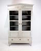 Cabinet - Gray painted - Gustavian - Decoration - Glass - 1810
Great condition
